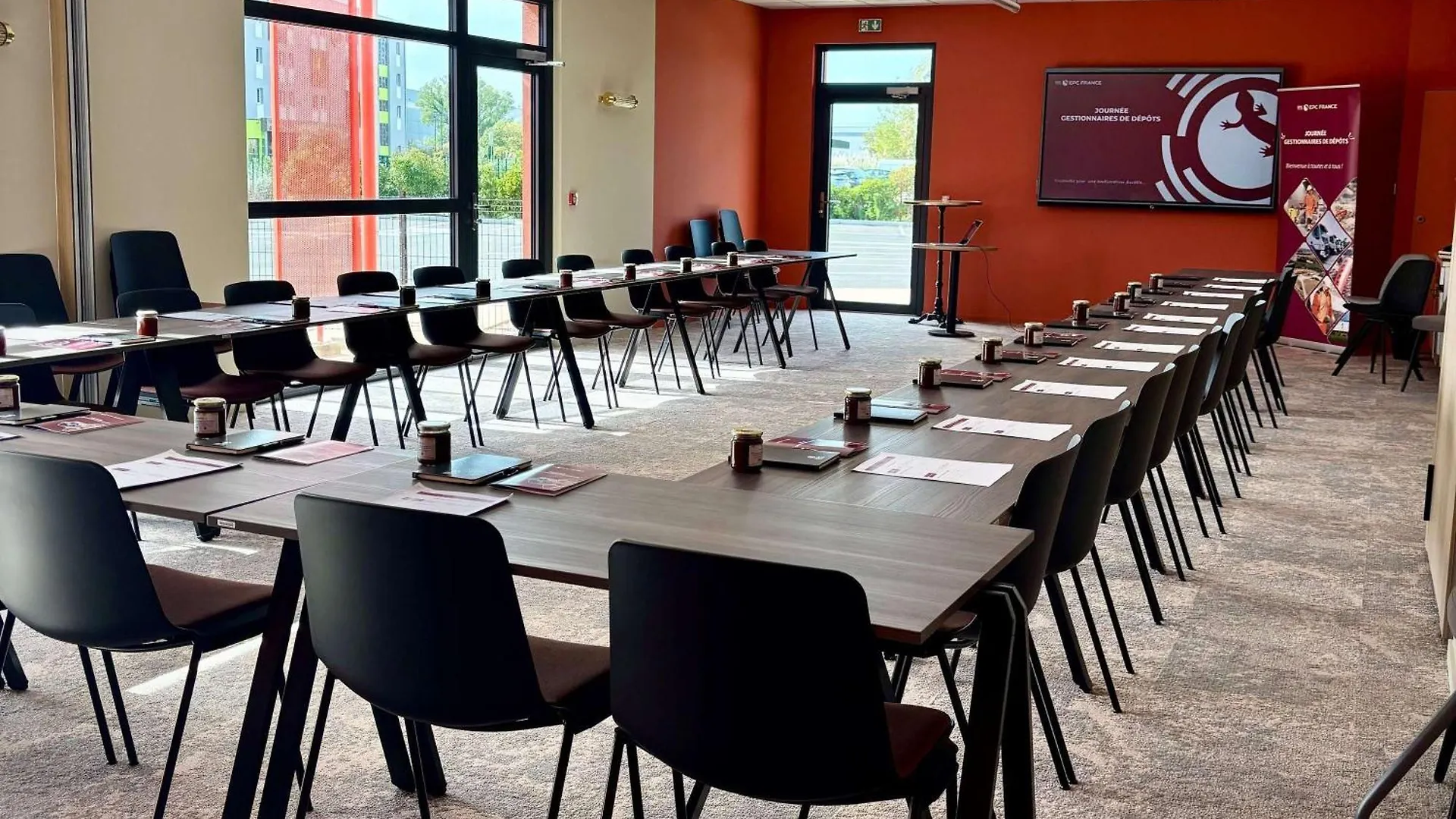 *** Hotel Aparthotel Adagio Access Porte De Camargue Saint-Martin-de-Crau France